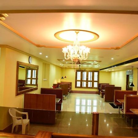 Hotel Chembiyan Pudukkottai Bagian luar foto