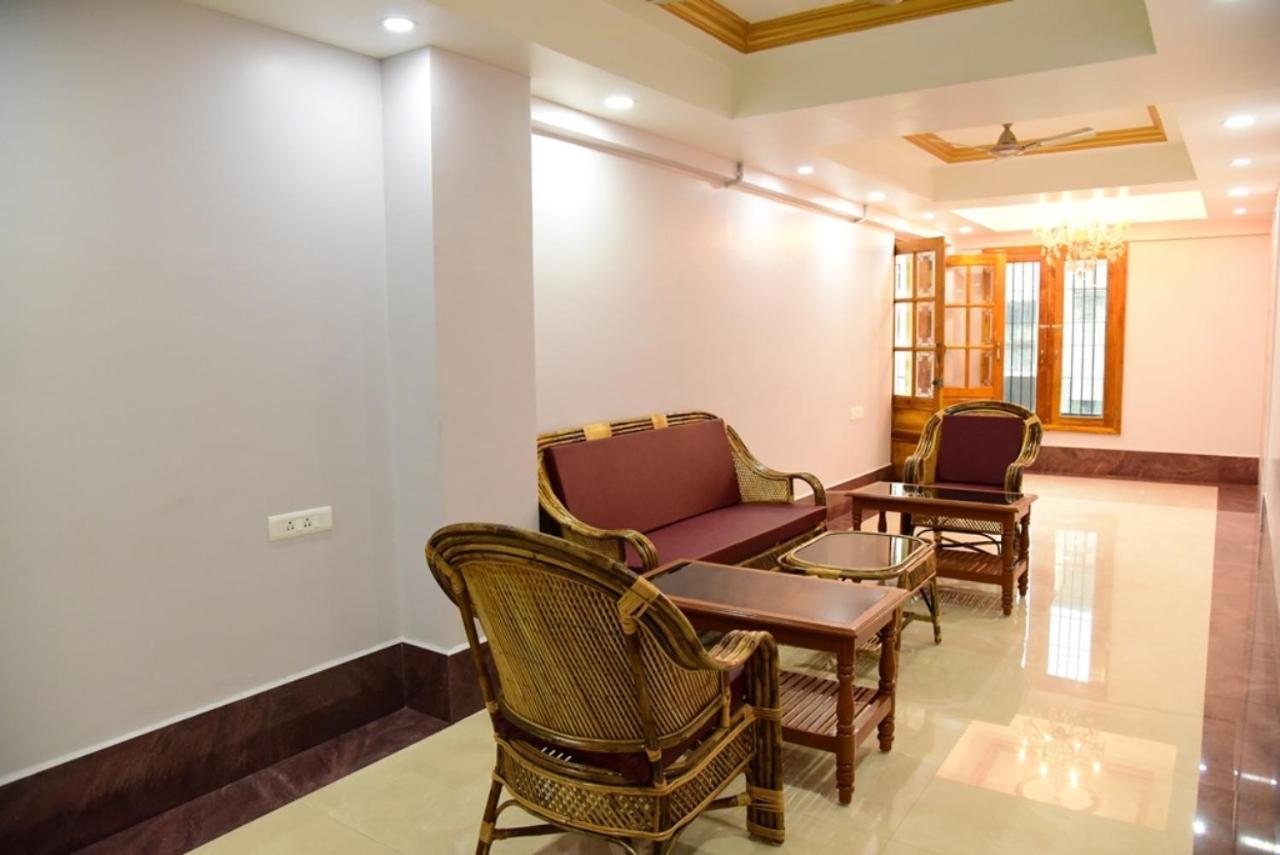 Hotel Chembiyan Pudukkottai Bagian luar foto